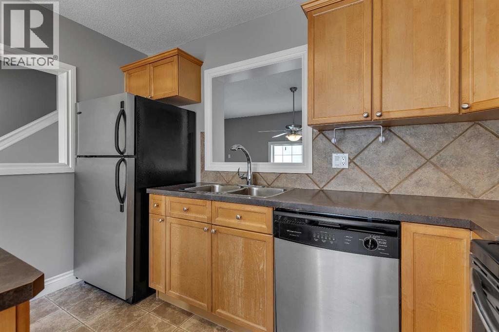 69 Cougar Ridge Mews Sw, Calgary, Alberta  T3H 5P3 - Photo 18 - A2286177