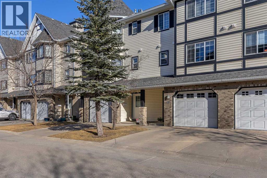 69 Cougar Ridge Mews Sw, Calgary, Alberta  T3H 5P3 - Photo 3 - A2286177