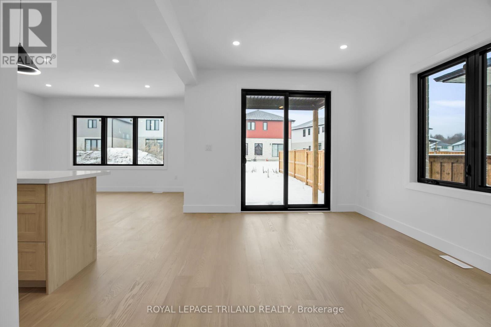 3853 Big Leaf Trail, London South, Ontario  N6P 0A3 - Photo 11 - X12794546