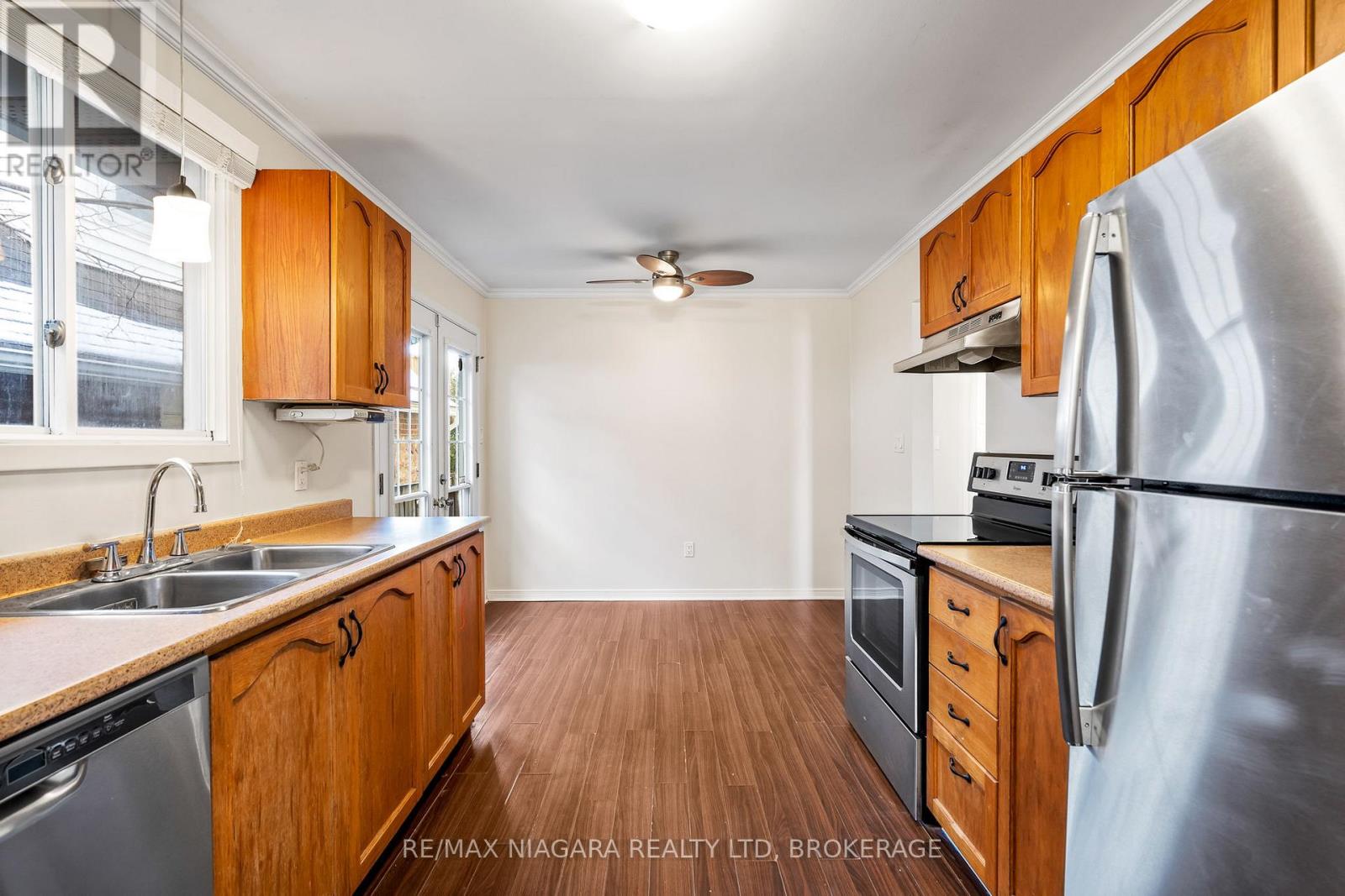 57 Lorne Street, St. Catharines, Ontario  L2P 3C5 - Photo 6 - X12794524