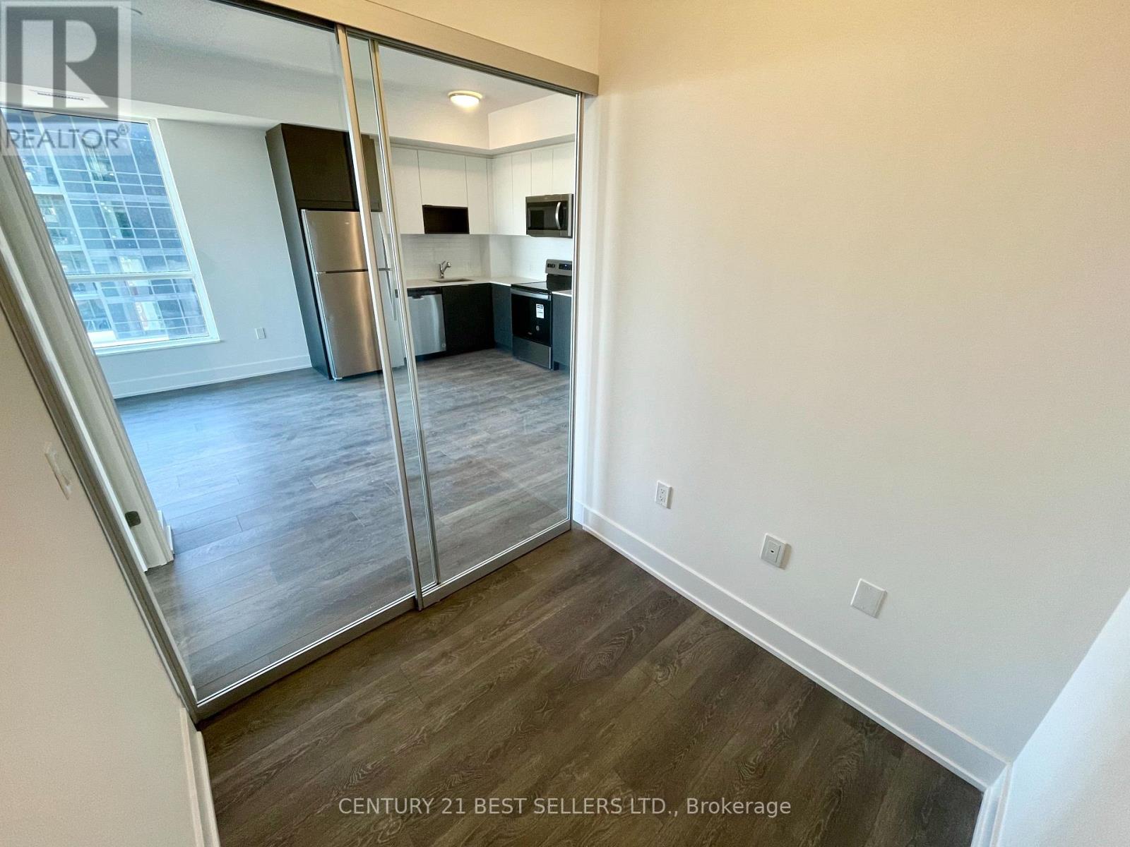 1906 - 202 Burnhamthorpe Road E, Mississauga, Ontario  L5A 4L4 - Photo 25 - W12593138