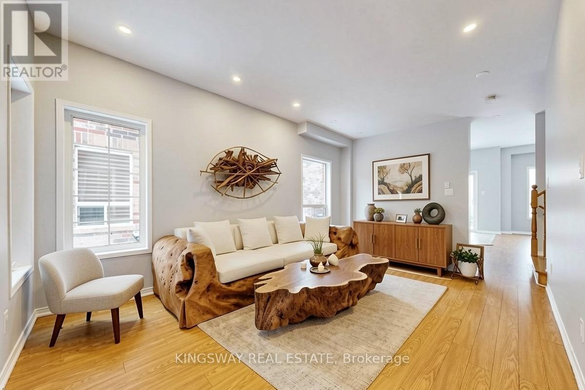 84 Abbotsbury Drive, Brampton, Ontario  L6X 0S2 - Photo 6 - W12792282