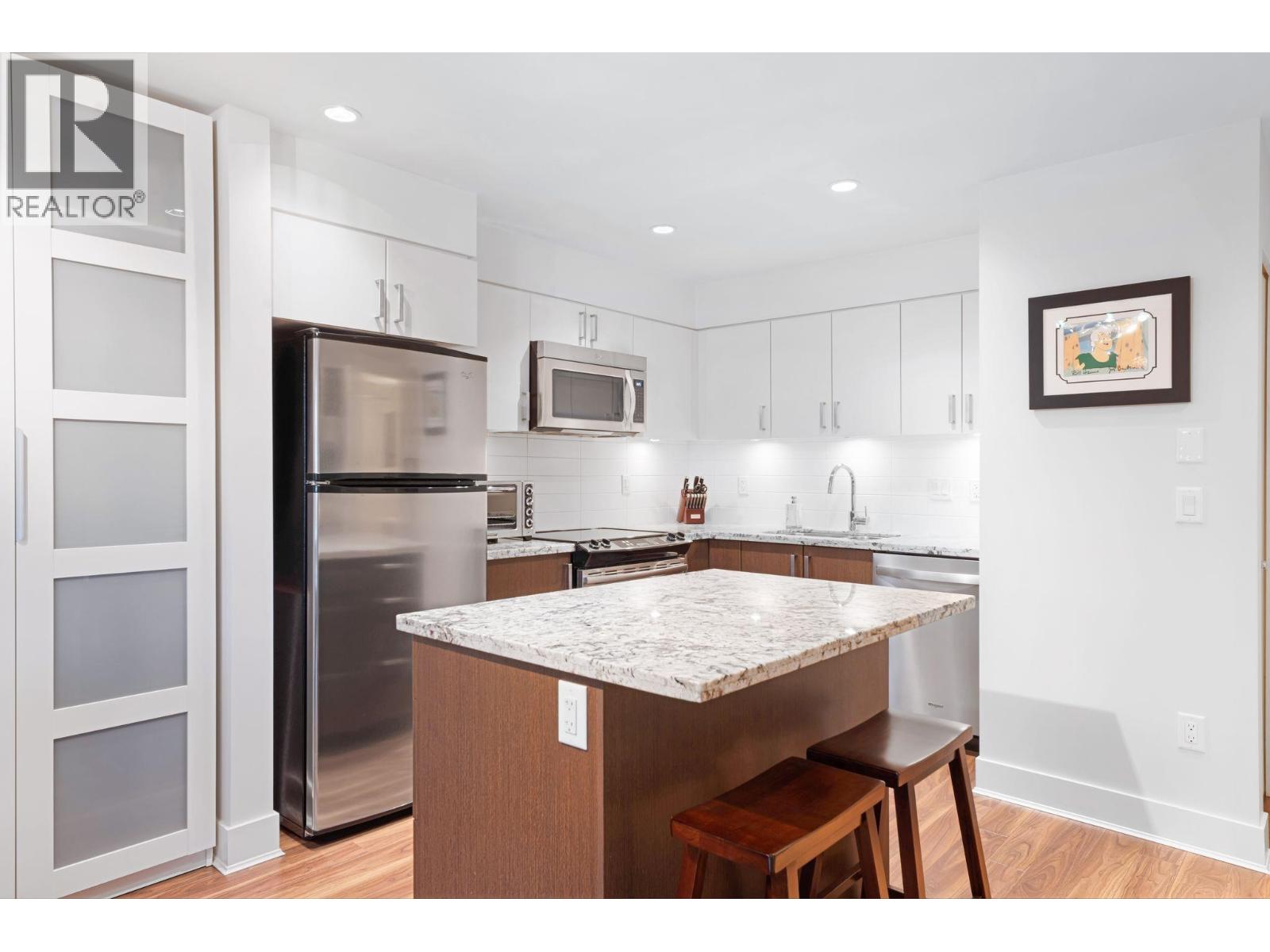 213 85 Eighth Avenue, New Westminster, British Columbia  V3L 0E9 - Photo 9 - R3090344