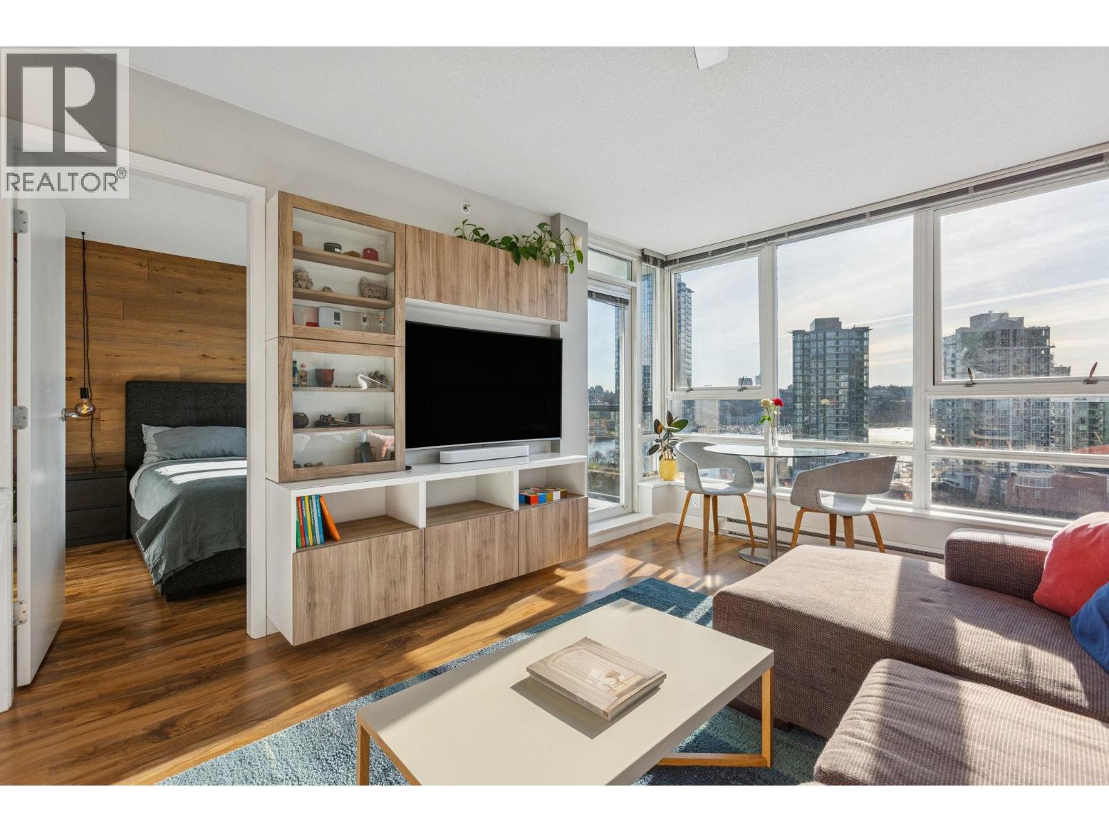 1711 939 EXPO BOULEVARD, Vancouver, British Columbia