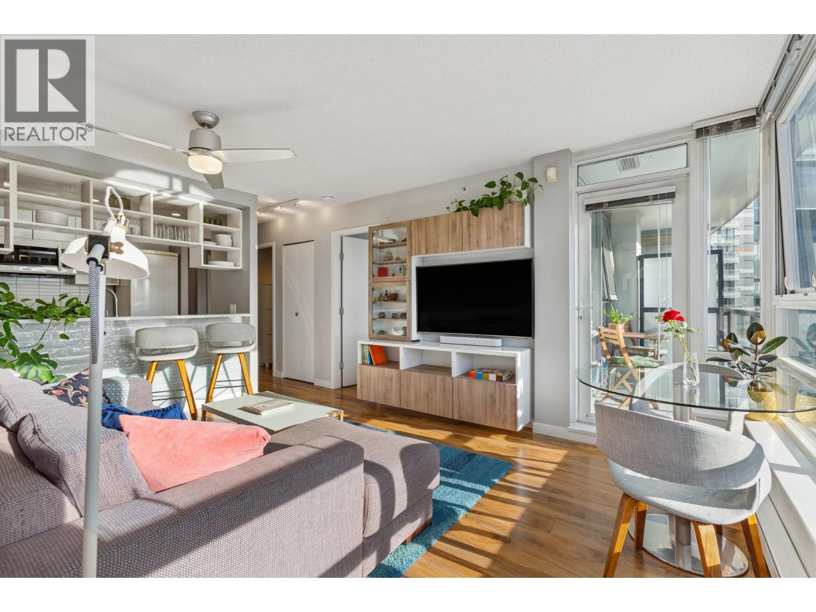 1711 939 Expo Boulevard, Vancouver, British Columbia  V6Z 3G7 - Photo 3 - R3090366