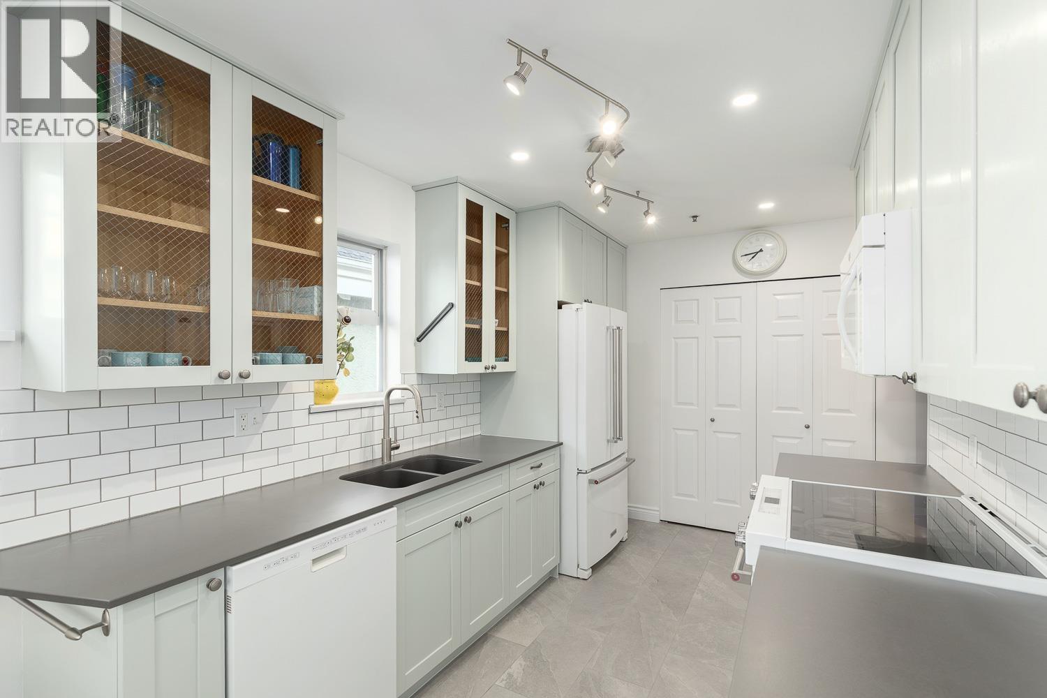 15 4157 Sophia Street, Vancouver, British Columbia  V5V 3V4 - Photo 22 - R3090373