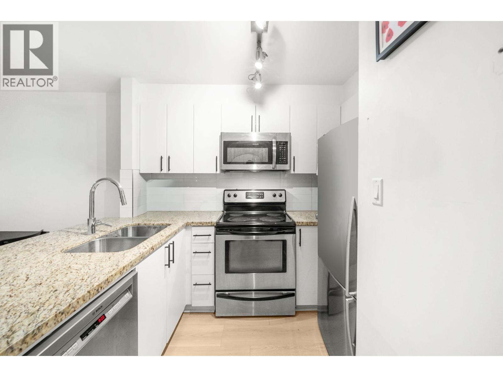 203 930 W 16th Avenue, Vancouver, British Columbia  V5Z 1T2 - Photo 9 - R3090381