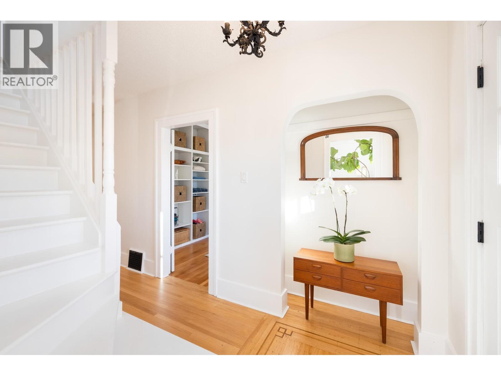 404 E 15th Street, North Vancouver, British Columbia  V7L 2R8 - Photo 19 - R3090393