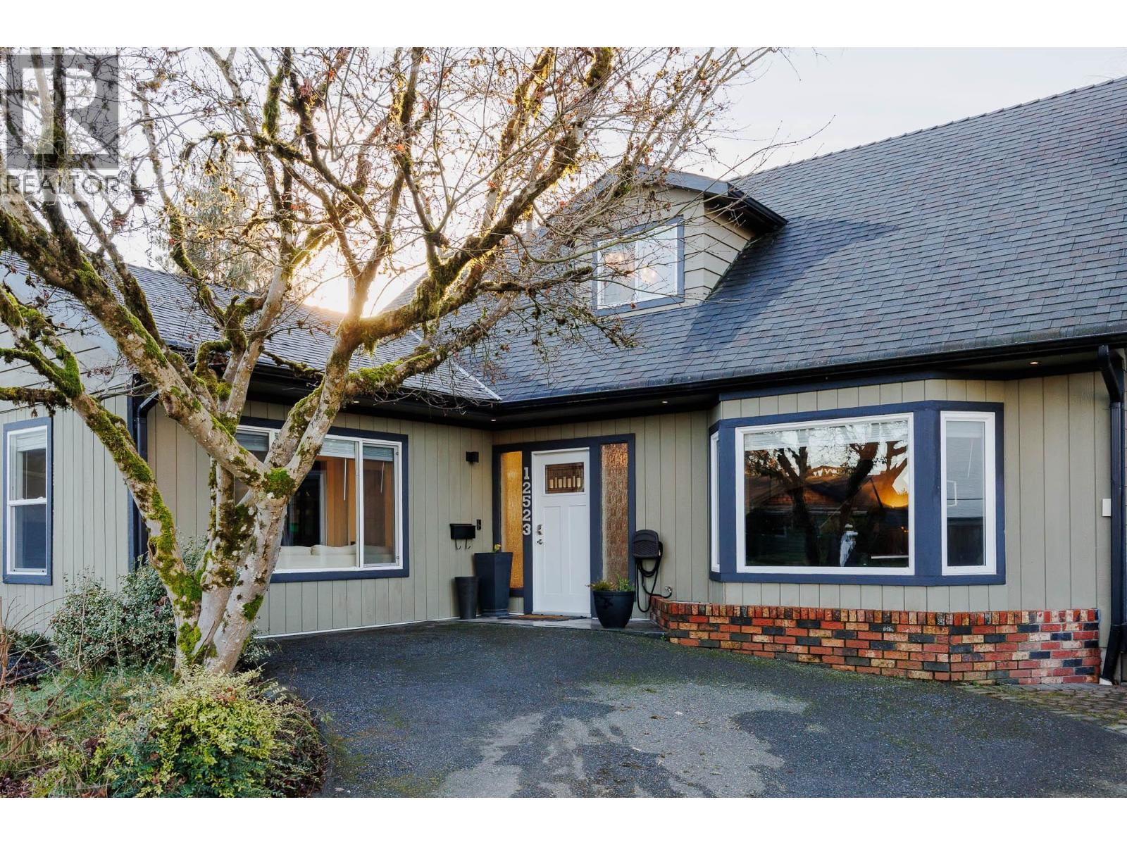 12523 Blackstock Street, Maple Ridge, British Columbia  V2X 5N7 - Photo 1 - R3090409