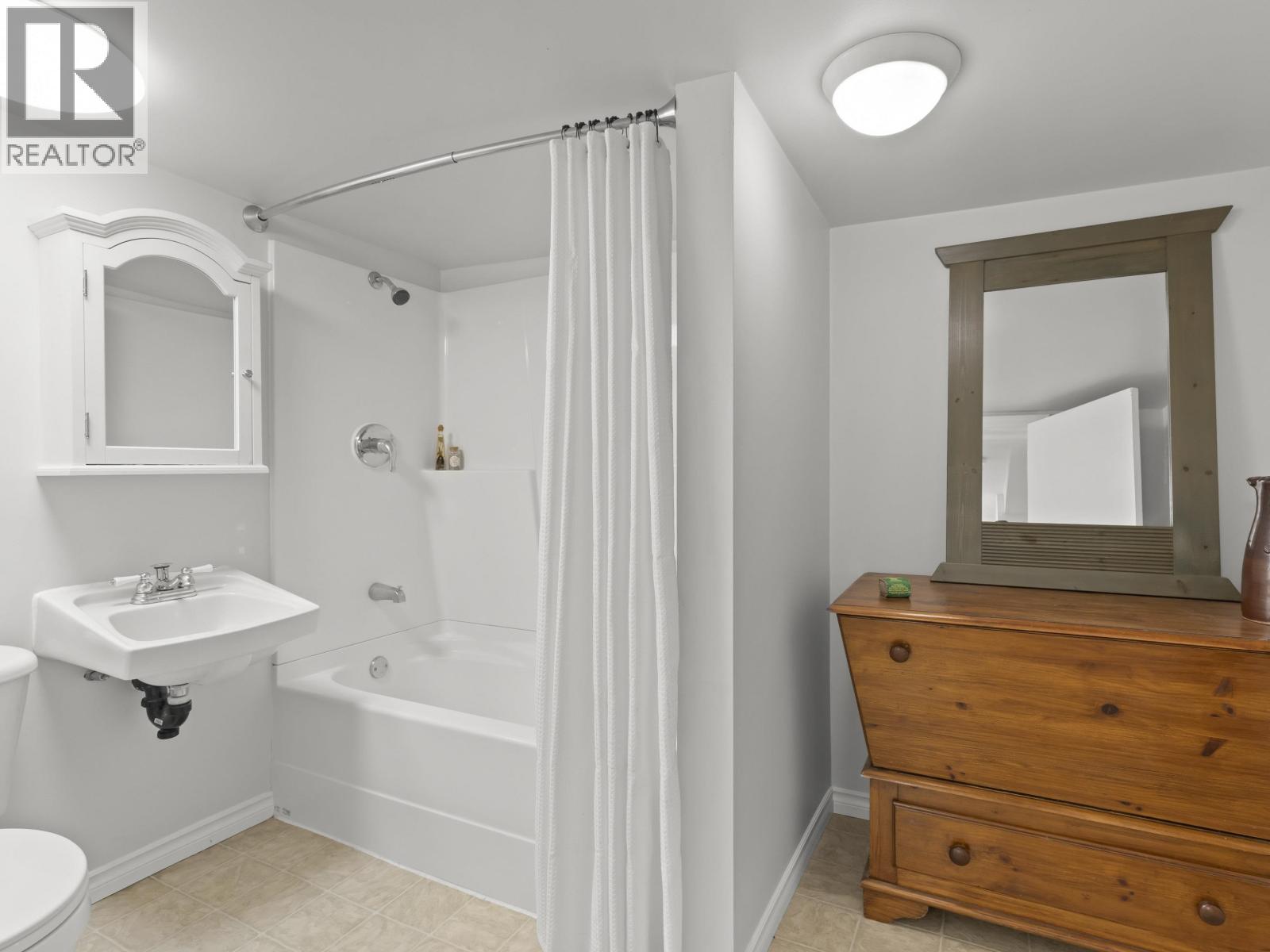 829 E 14th Avenue, Vancouver, British Columbia  V5T 2N5 - Photo 31 - R3090427