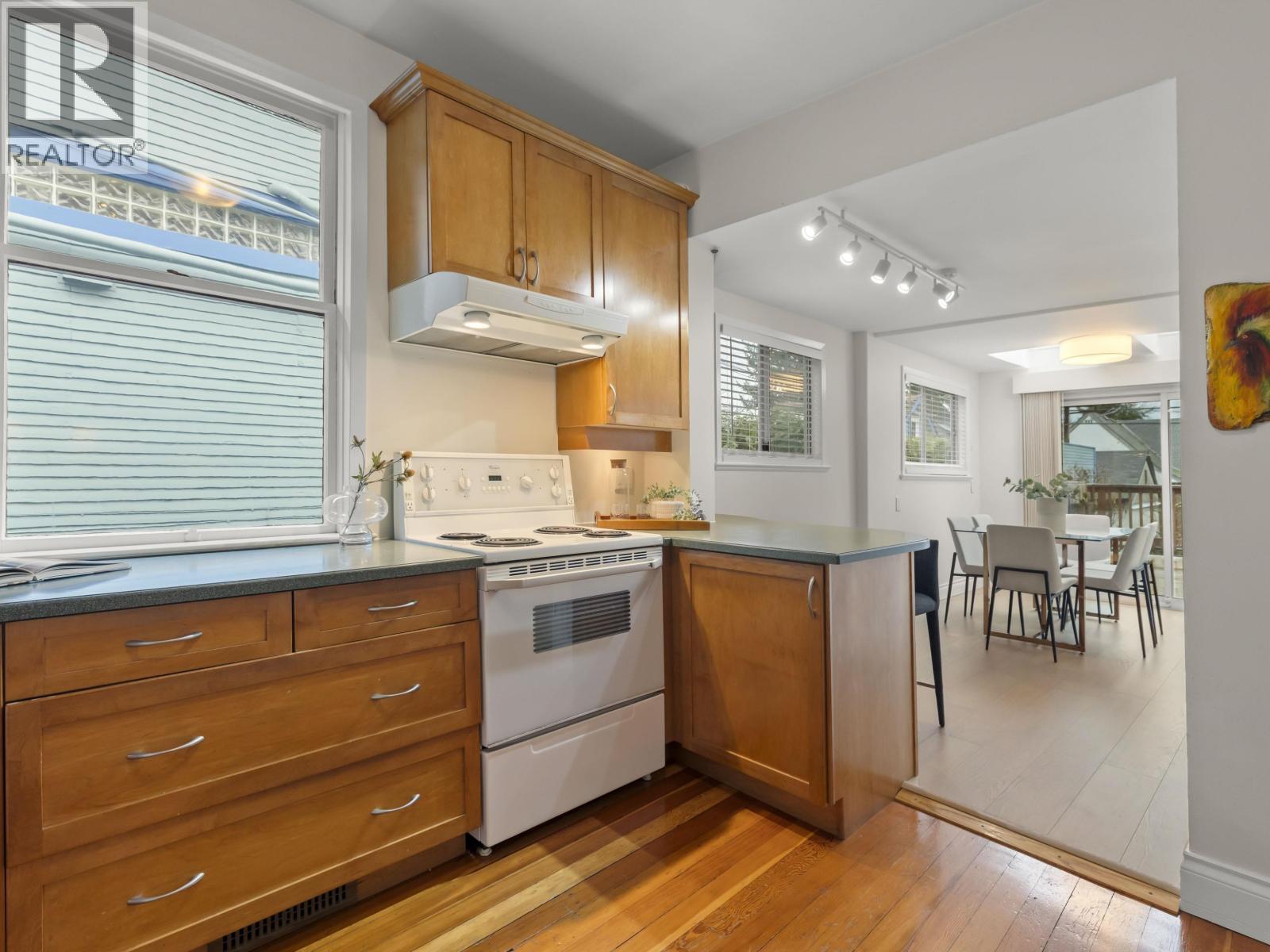 829 E 14th Avenue, Vancouver, British Columbia  V5T 2N5 - Photo 6 - R3090427