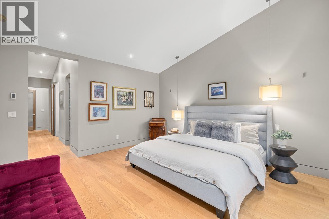 1269 Cloverley Street, North Vancouver, British Columbia  V7L 1N7 - Photo 18 - R3090441