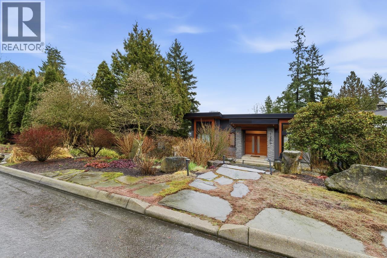 1269 Cloverley Street, North Vancouver, British Columbia  V7L 1N7 - Photo 2 - R3090441