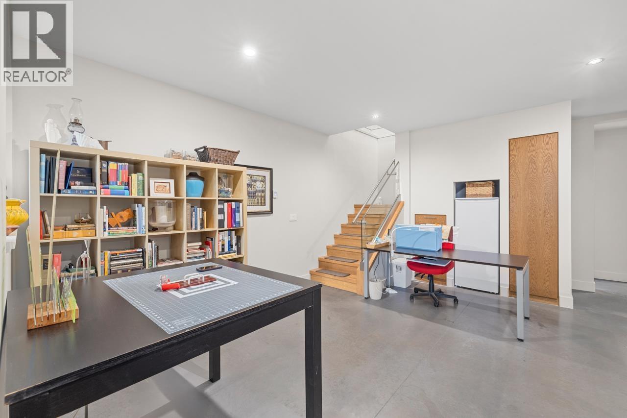 1269 Cloverley Street, North Vancouver, British Columbia  V7L 1N7 - Photo 28 - R3090441