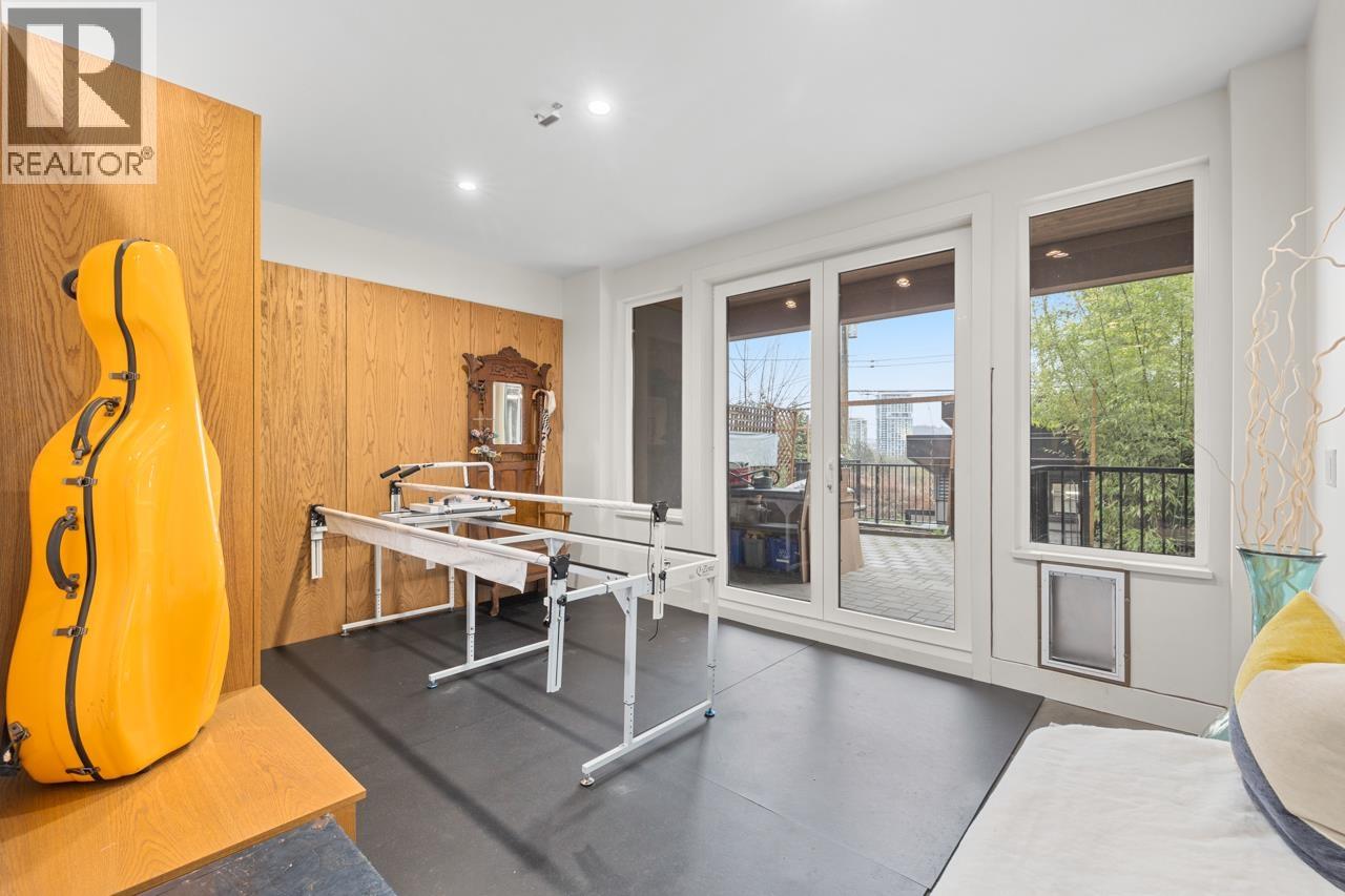 1269 Cloverley Street, North Vancouver, British Columbia  V7L 1N7 - Photo 29 - R3090441