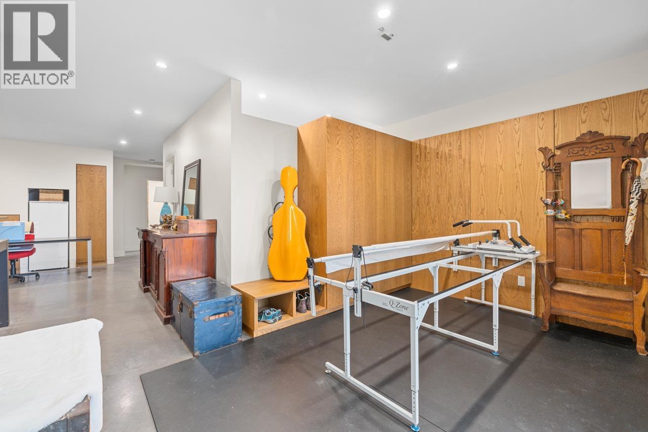 1269 Cloverley Street, North Vancouver, British Columbia  V7L 1N7 - Photo 30 - R3090441