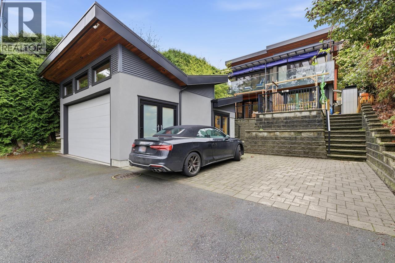 1269 Cloverley Street, North Vancouver, British Columbia  V7L 1N7 - Photo 37 - R3090441