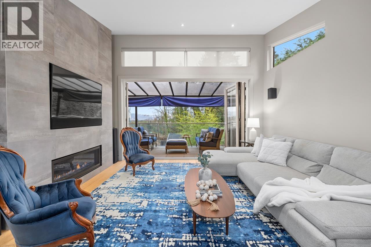 1269 Cloverley Street, North Vancouver, British Columbia  V7L 1N7 - Photo 8 - R3090441