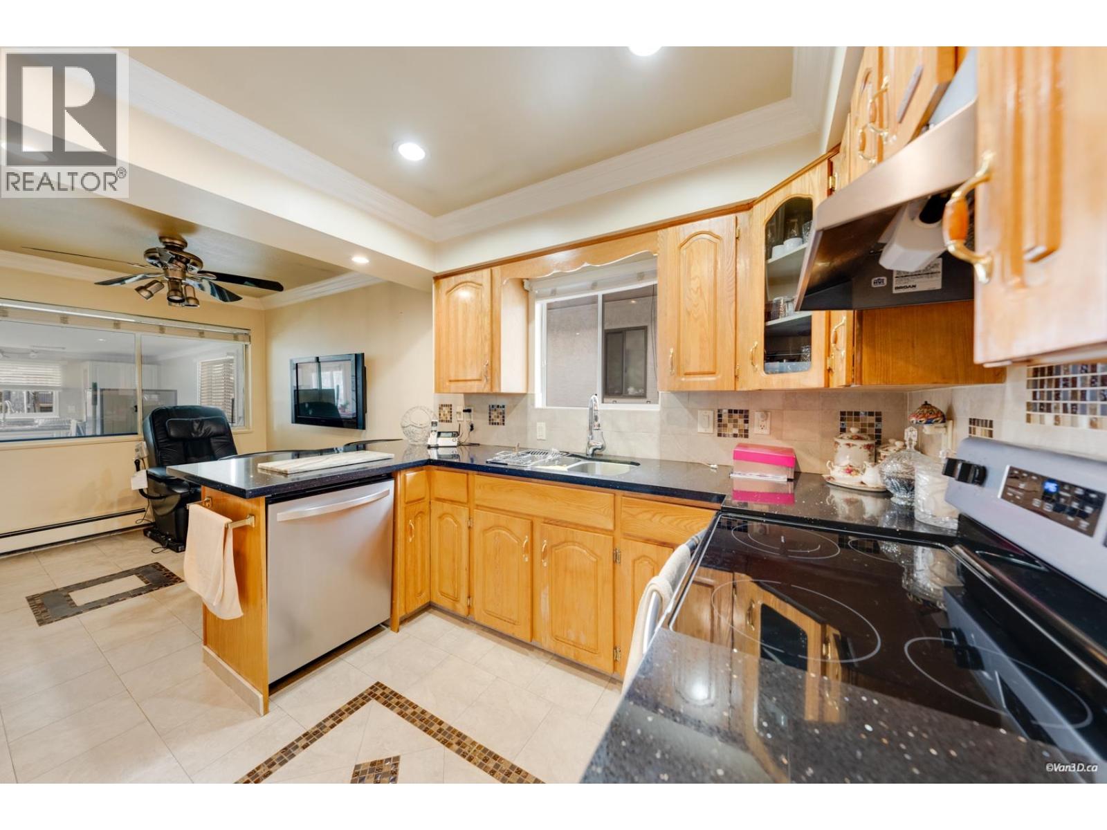 3450 Monmouth Avenue, Vancouver, British Columbia  V5R 5R9 - Photo 12 - R3090452