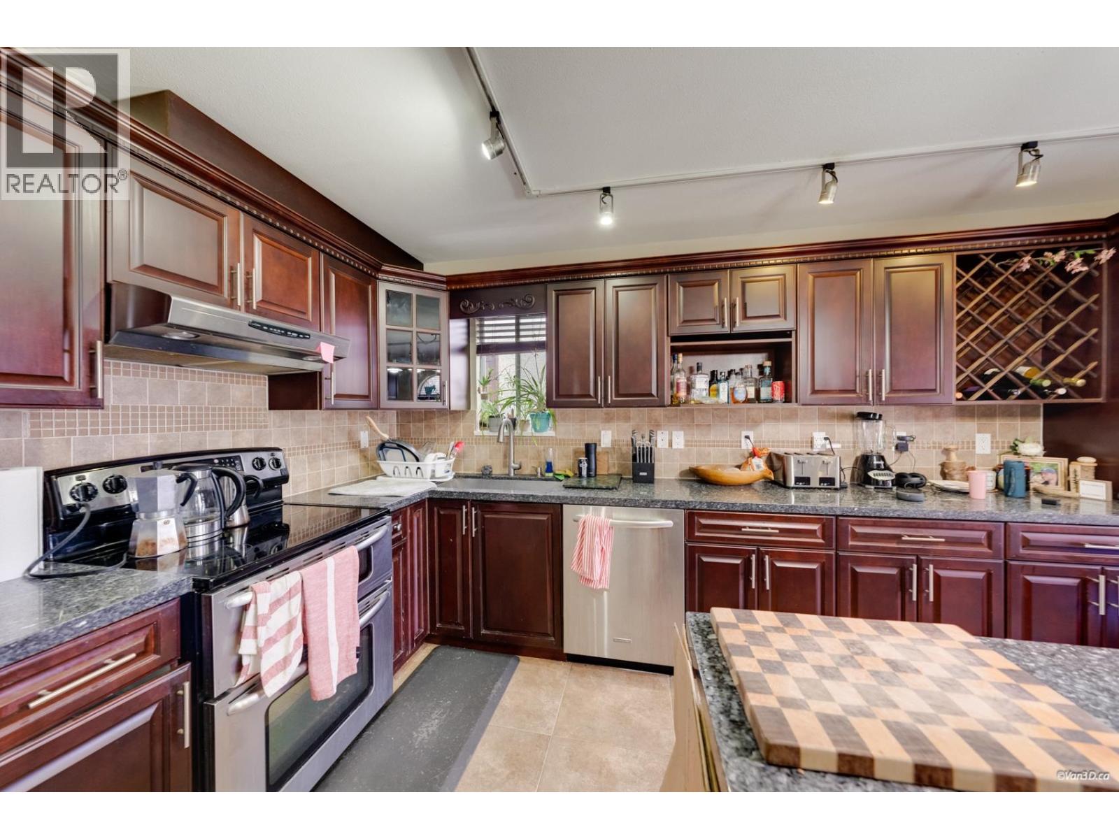 3450 Monmouth Avenue, Vancouver, British Columbia  V5R 5R9 - Photo 26 - R3090452