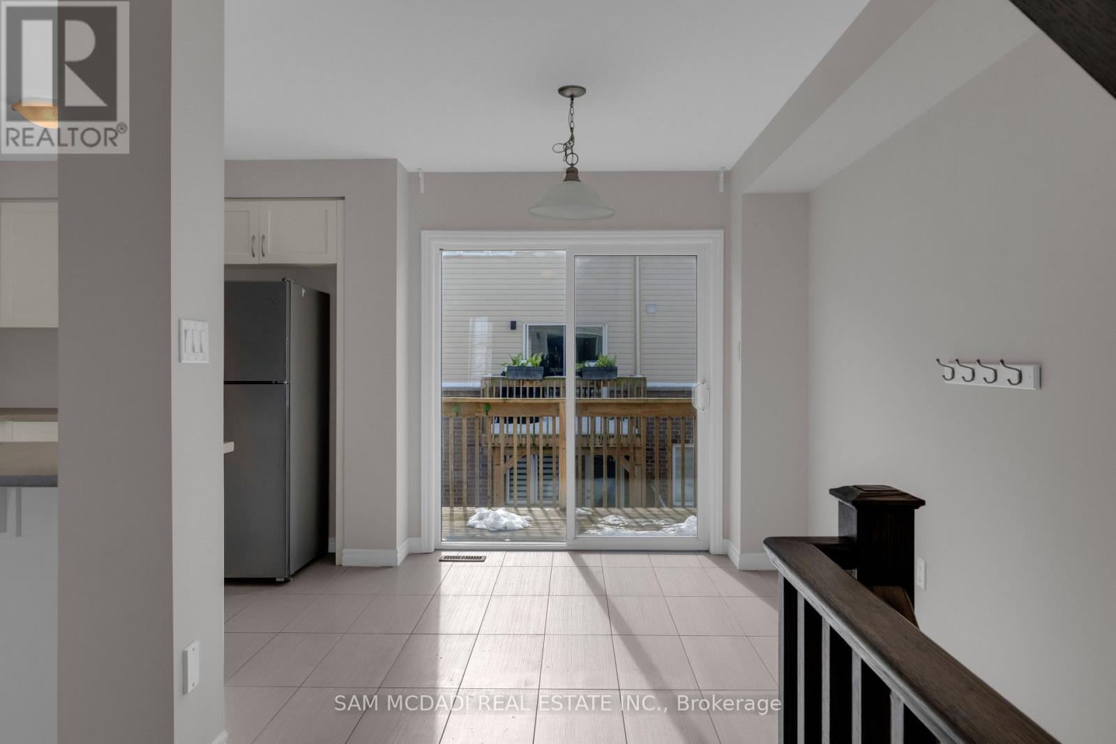 6 Mayland Trail, Hamilton, Ontario  L8J 0G4 - Photo 9 - X12778738