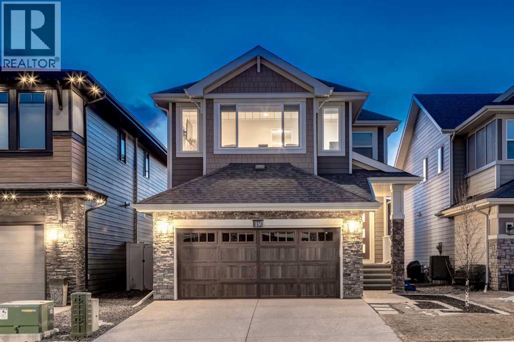 19 West Grove Place Sw, Calgary, Alberta  T3H 1Z4 - Photo 1 - A2246398