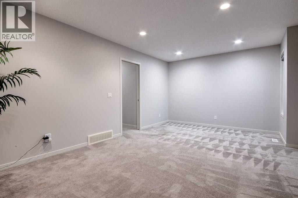 19 West Grove Place Sw, Calgary, Alberta  T3H 1Z4 - Photo 34 - A2246398