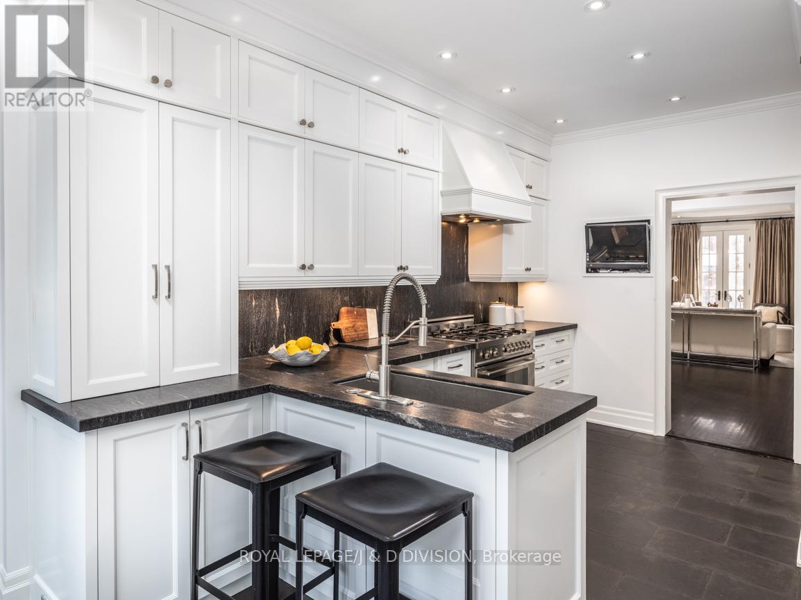 36 Gibson Avenue, Toronto, Ontario  M5R 1T5 - Photo 18 - C12794600