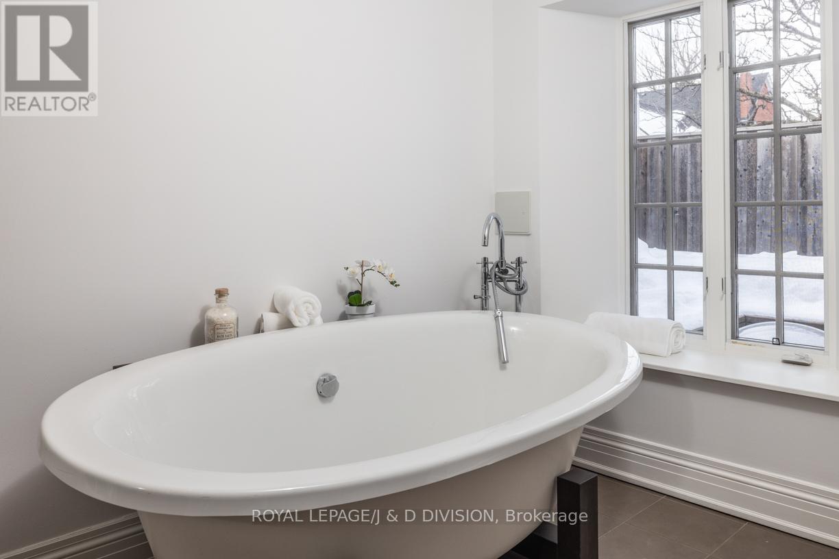 36 Gibson Avenue, Toronto, Ontario  M5R 1T5 - Photo 35 - C12794600