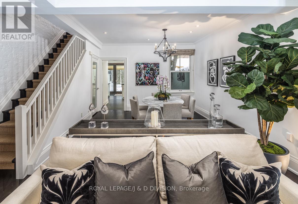 36 Gibson Avenue, Toronto, Ontario  M5R 1T5 - Photo 8 - C12794600