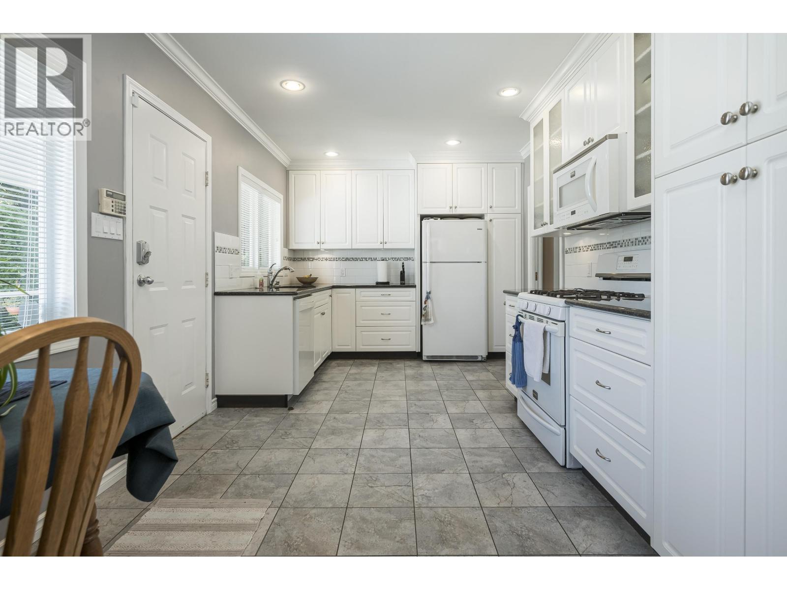 541 Cochrane Avenue, Coquitlam, British Columbia  V3J 2A3 - Photo 15 - R3090326