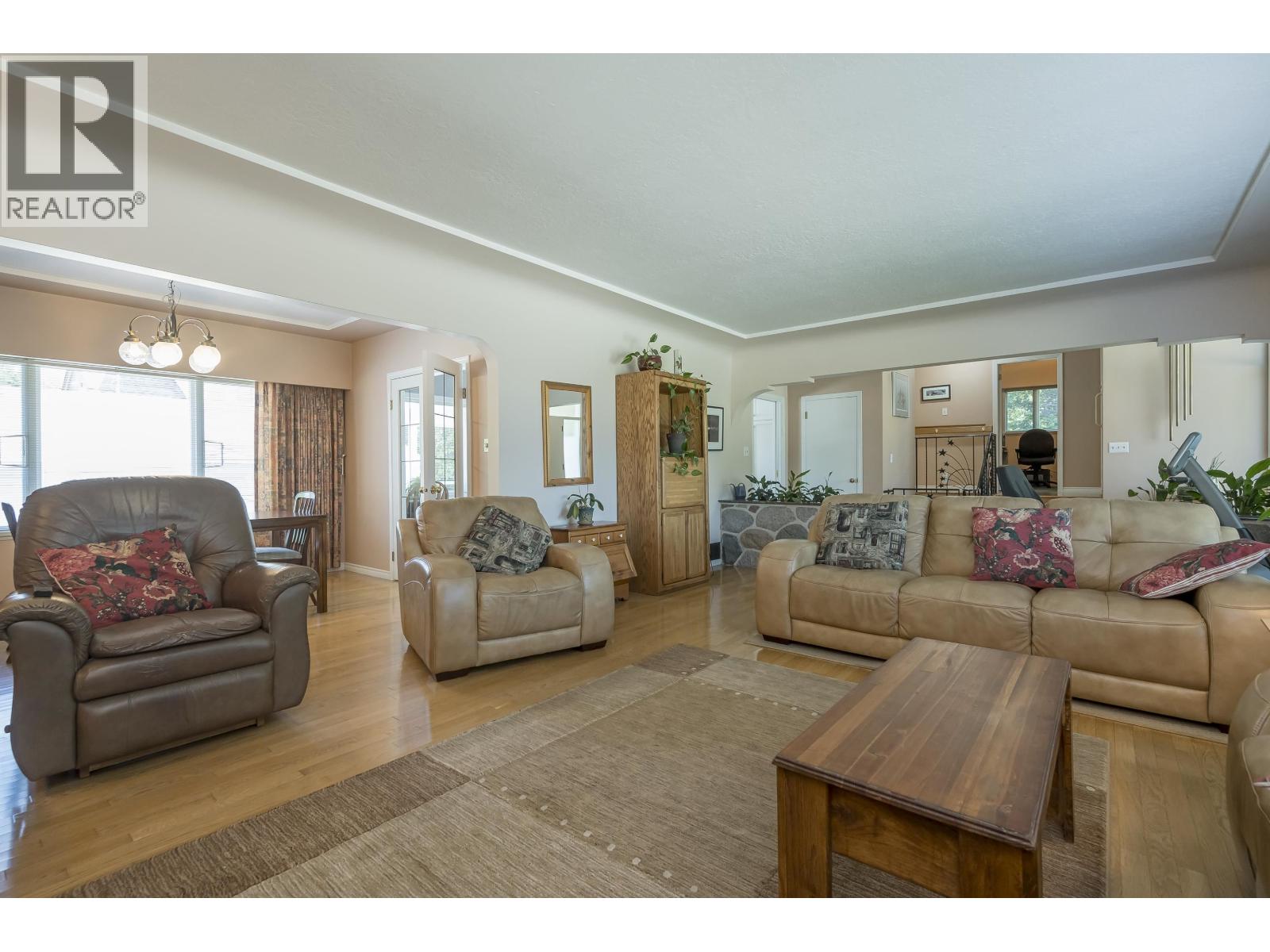 541 Cochrane Avenue, Coquitlam, British Columbia  V3J 2A3 - Photo 9 - R3090326