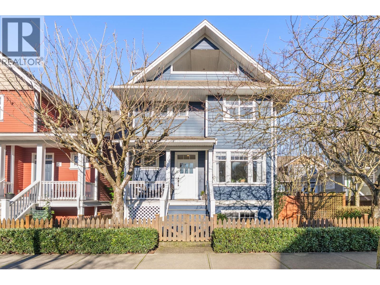 4 6333 PRINCESS LANE, Richmond, British Columbia