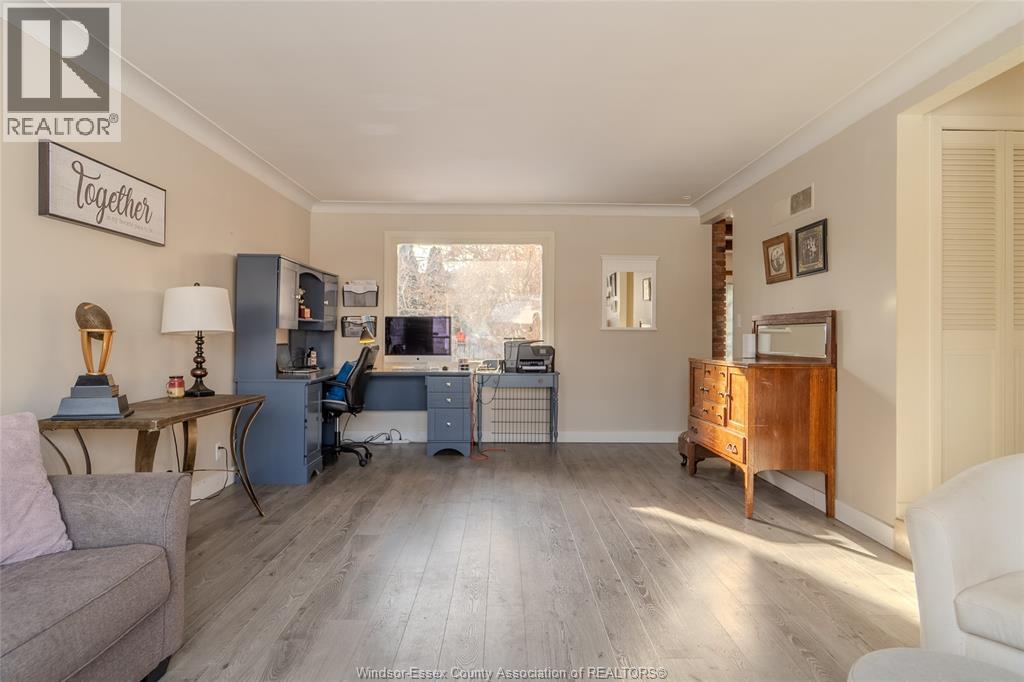 2477 Mark Avenue, Windsor, Ontario  N9E 2W2 - Photo 7 - 26003321