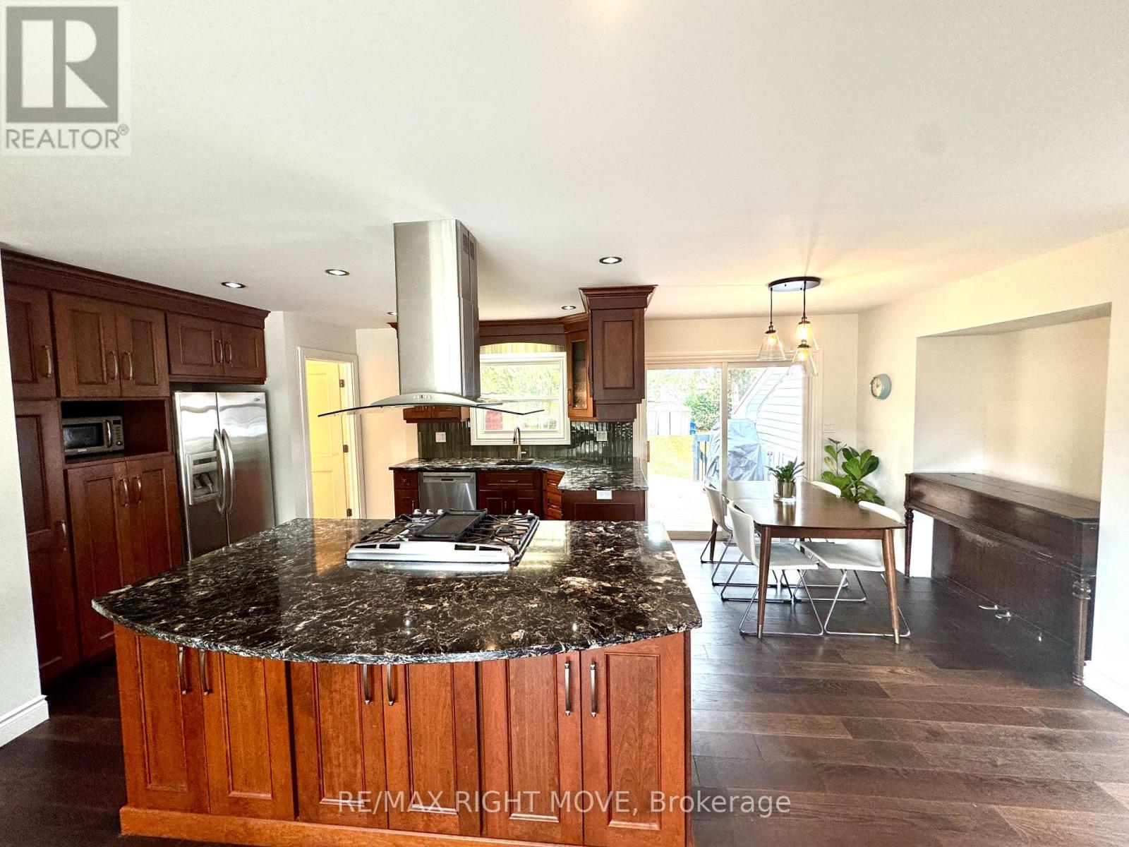 234 Oak Street, Clearview, Ontario  L0M 1S0 - Photo 12 - S12794598