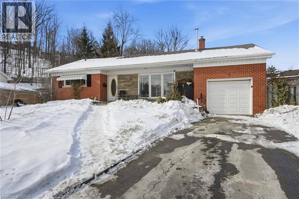 7 Piott Court, Stoney Creek, Ontario  L8G 2W2 - Photo 2 - 40805677