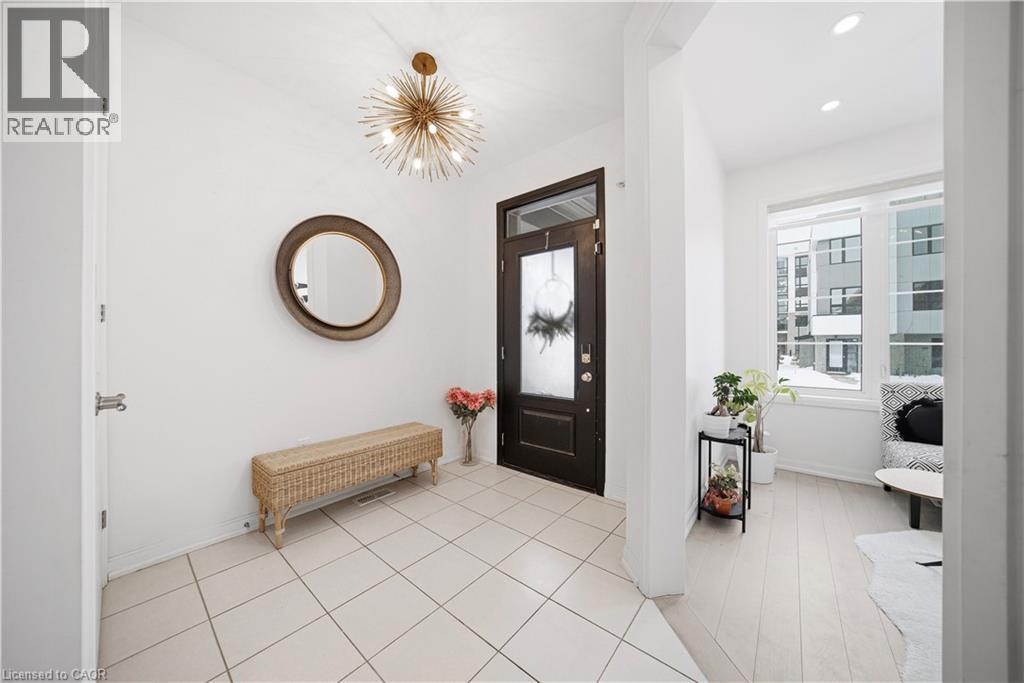 275 Ironside Drive Unit# Upper, Oakville, Ontario  L6M 1R1 - Photo 4 - 40805598