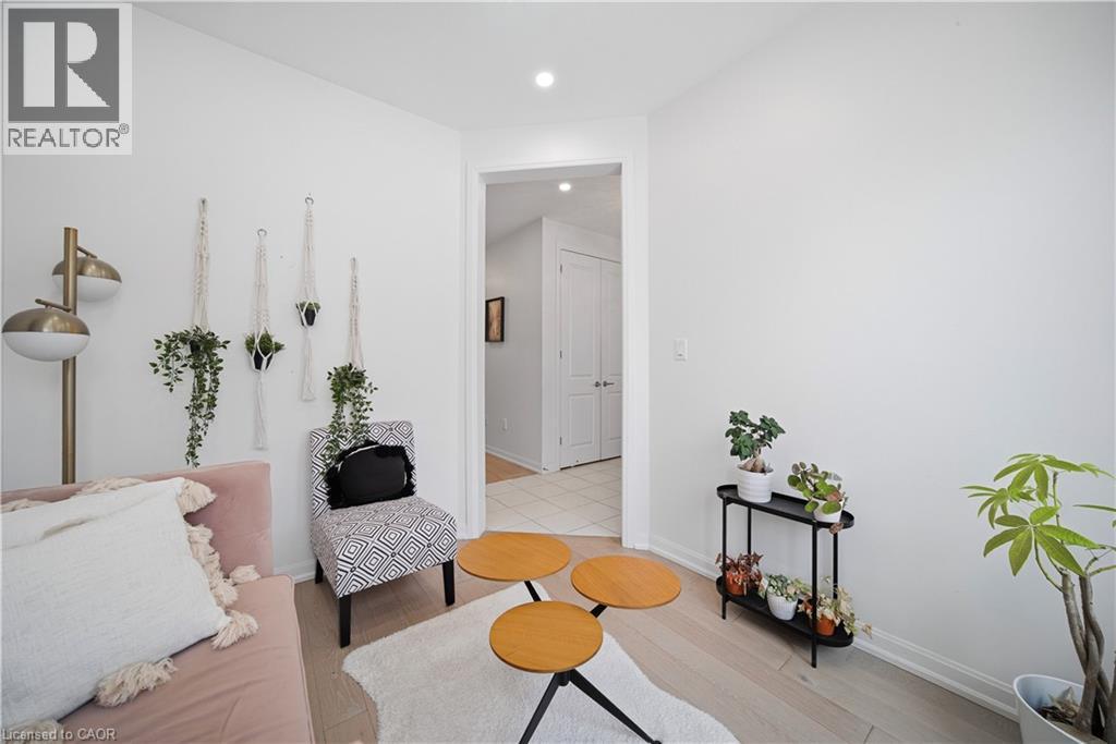 275 Ironside Drive Unit# Upper, Oakville, Ontario  L6M 1R1 - Photo 6 - 40805598