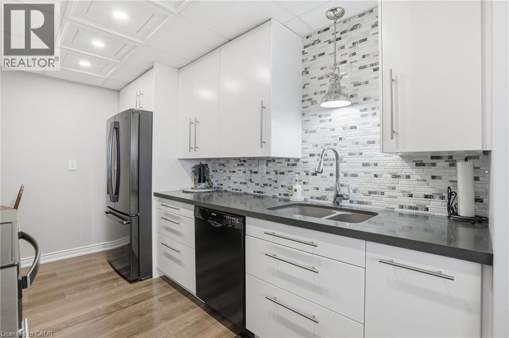 2055 Upper Middle Road Unit# 1405, Burlington, Ontario  L7P 3P4 - Photo 12 - 40799301