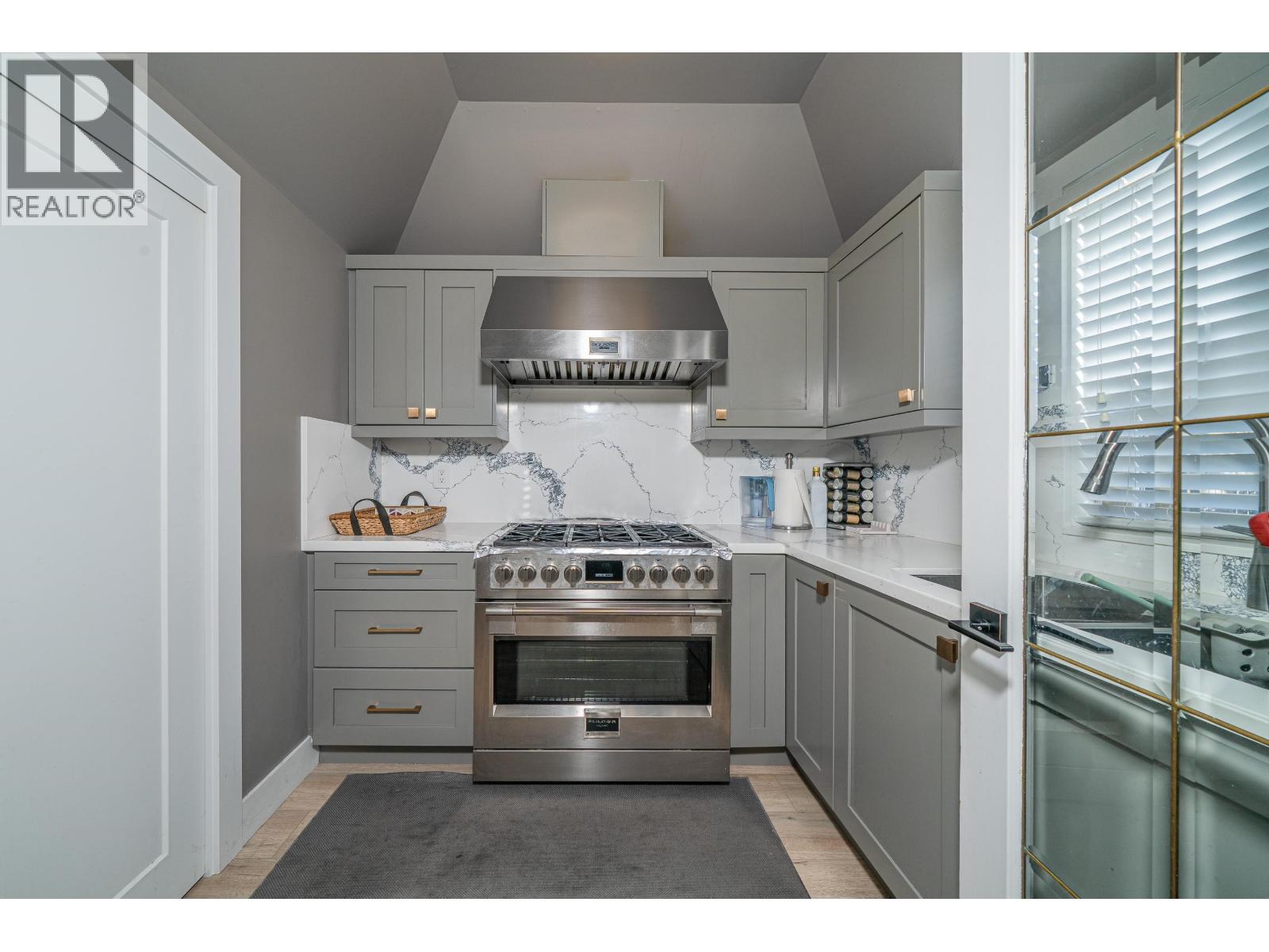 Listing Picture 14 of 27 : 7200 BELAIR DRIVE, Richmond / 烈治文 - 魯藝地產 Yvonne Lu Group - MLS Medallion Club Member