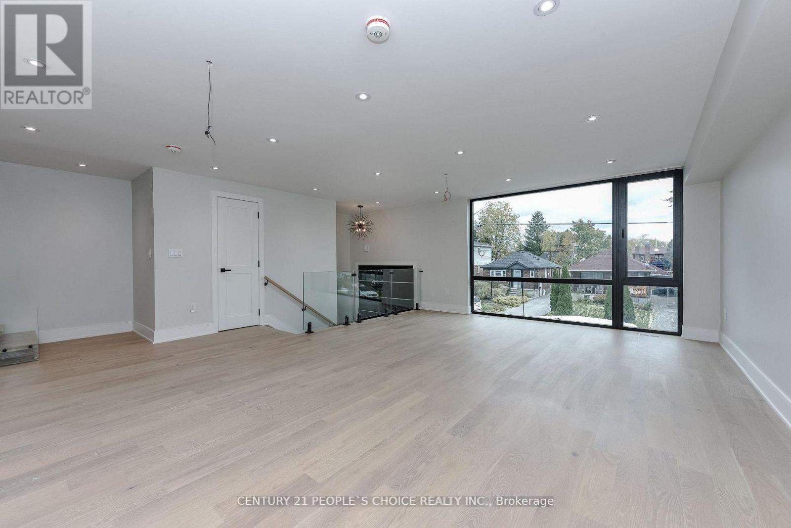 90 Twelfth Street, Toronto, Ontario  M8V 3H1 - Photo 2 - W12794532