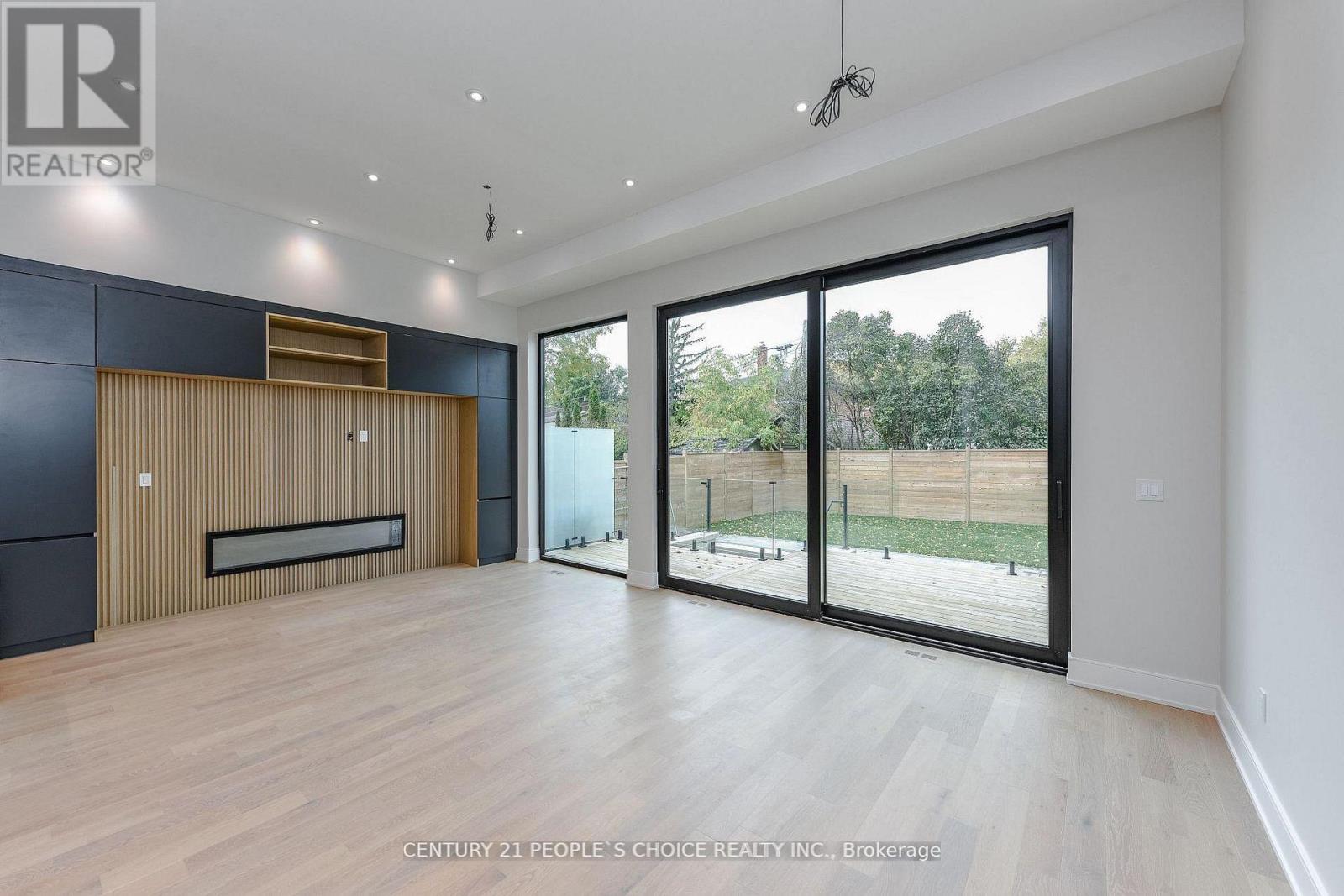 90 Twelfth Street, Toronto, Ontario  M8V 3H1 - Photo 5 - W12794532