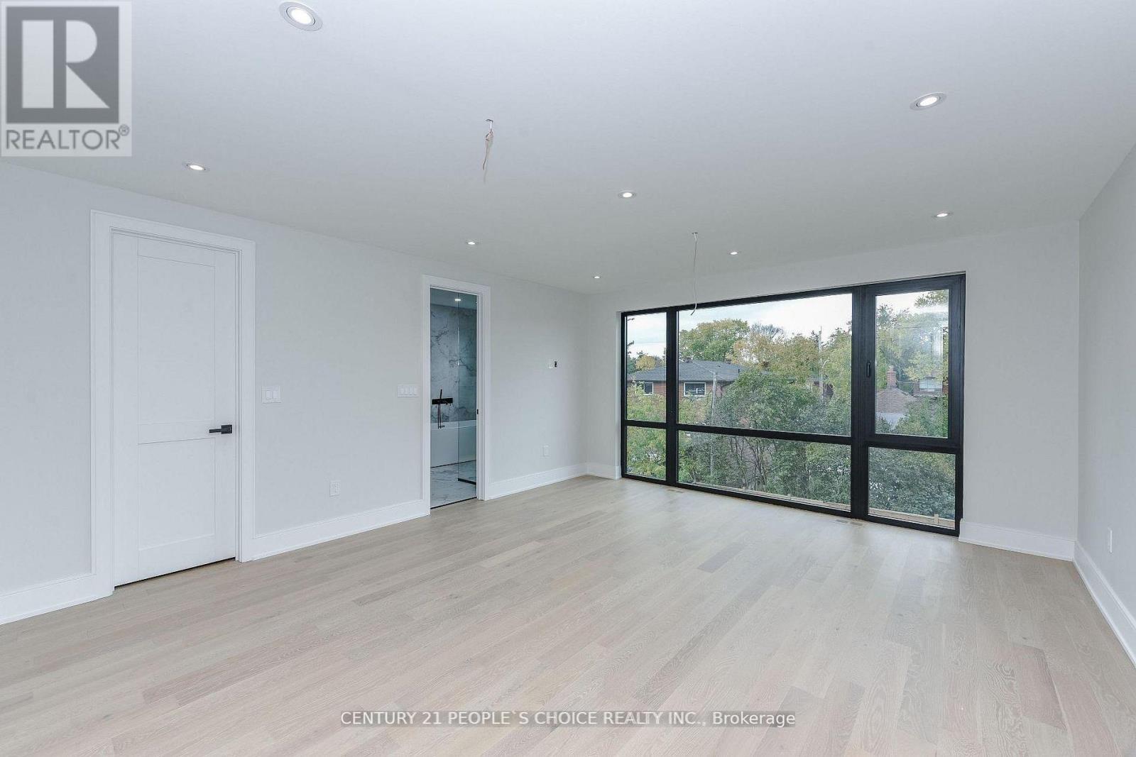 90 Twelfth Street, Toronto, Ontario  M8V 3H1 - Photo 7 - W12794532