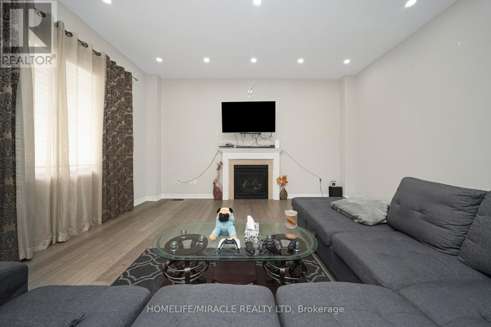 4 Fanning Trail, Brampton, Ontario  L6P 4J4 - Photo 11 - W12794544