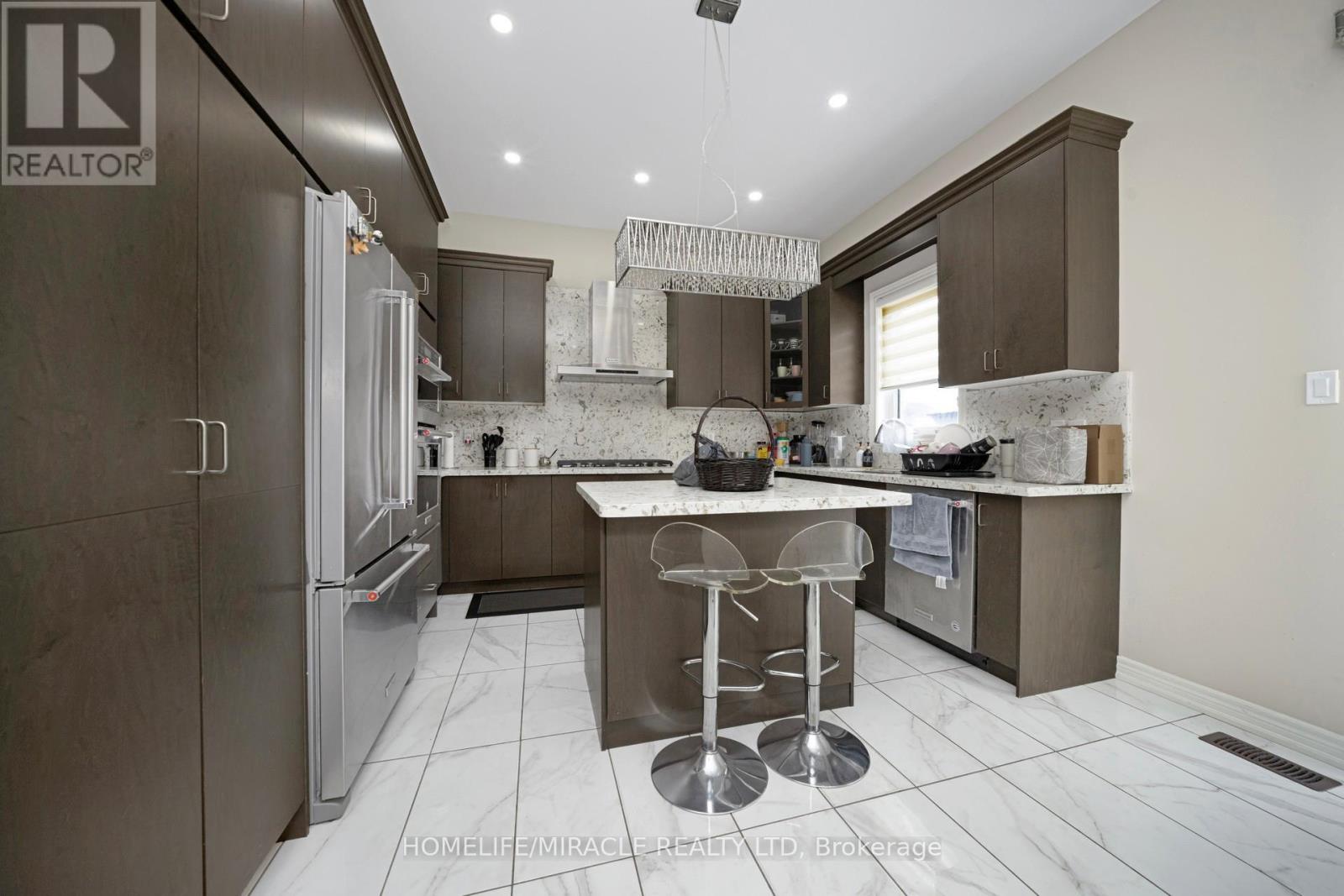 4 Fanning Trail, Brampton, Ontario  L6P 4J4 - Photo 15 - W12794544