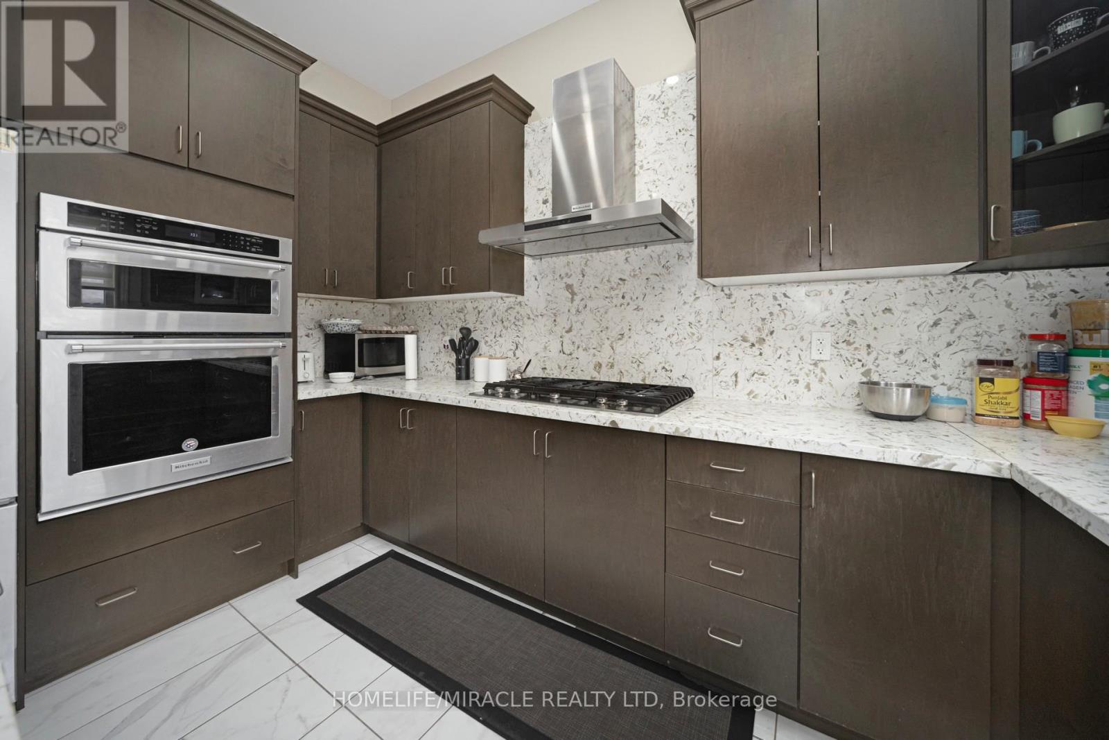 4 Fanning Trail, Brampton, Ontario  L6P 4J4 - Photo 17 - W12794544