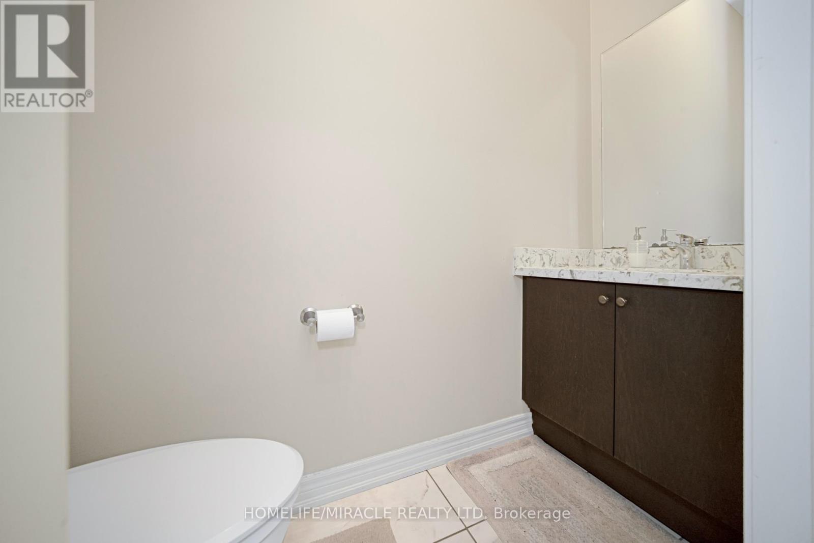 4 Fanning Trail, Brampton, Ontario  L6P 4J4 - Photo 19 - W12794544