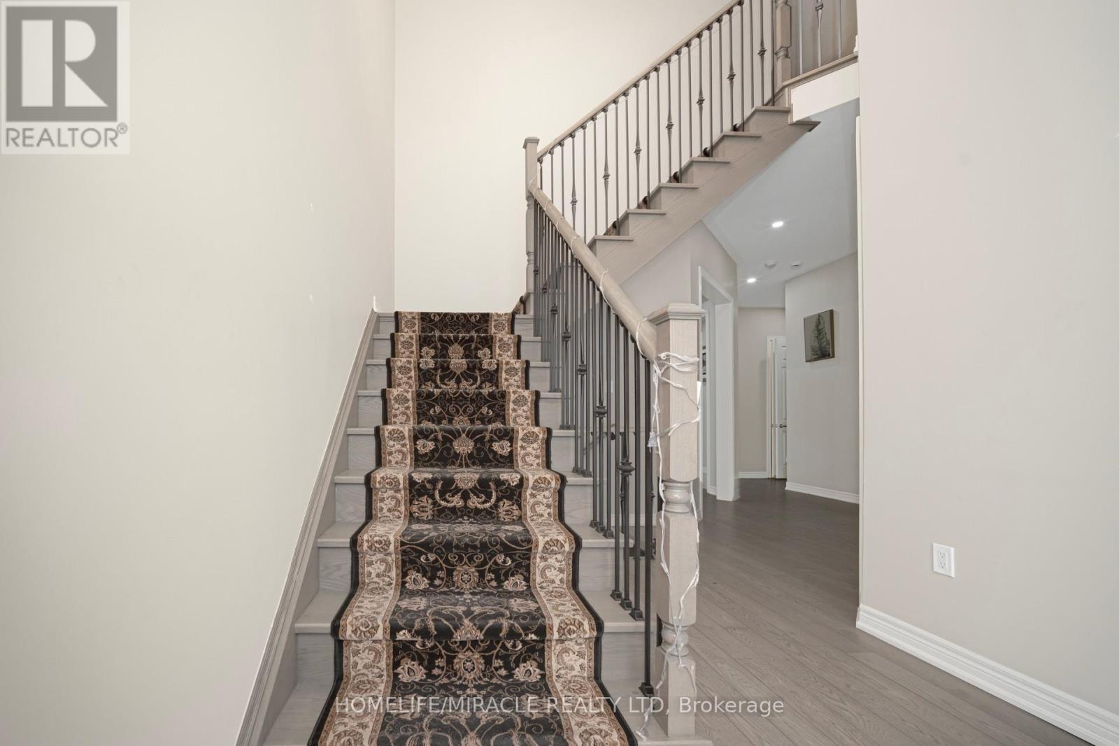 4 Fanning Trail, Brampton, Ontario  L6P 4J4 - Photo 21 - W12794544