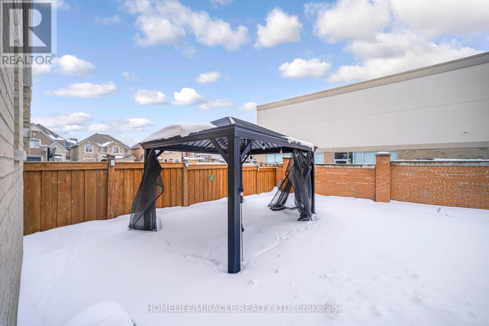 4 Fanning Trail, Brampton, Ontario  L6P 4J4 - Photo 43 - W12794544