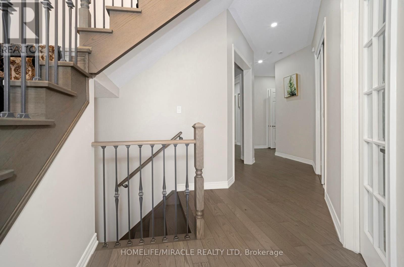 4 Fanning Trail, Brampton, Ontario  L6P 4J4 - Photo 5 - W12794544